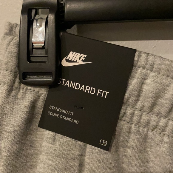 Nike Standard Fit Sweatpants - Picture 7 of 8